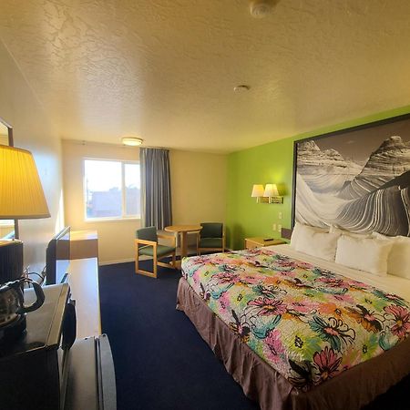 Horizon Hotel ヴァーナル エクステリア 写真