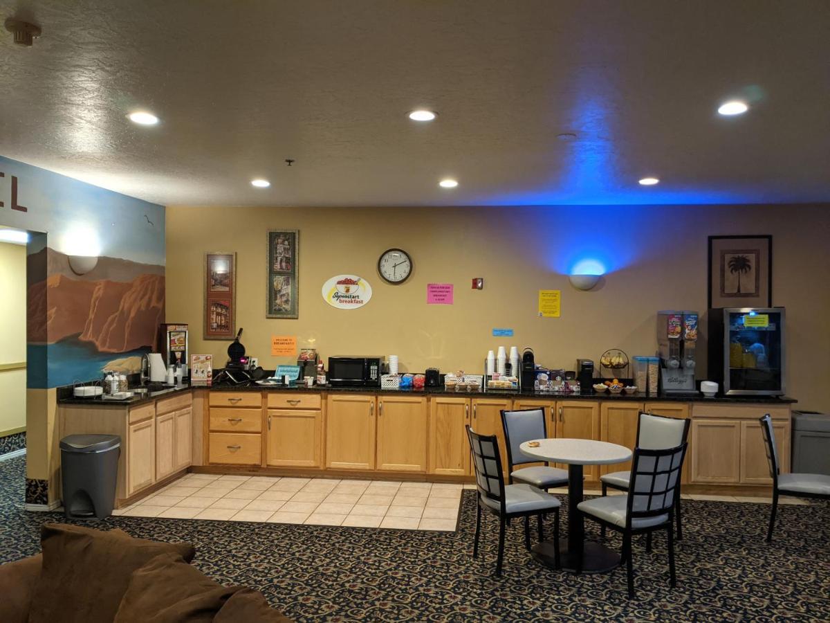 Horizon Hotel ヴァーナル エクステリア 写真